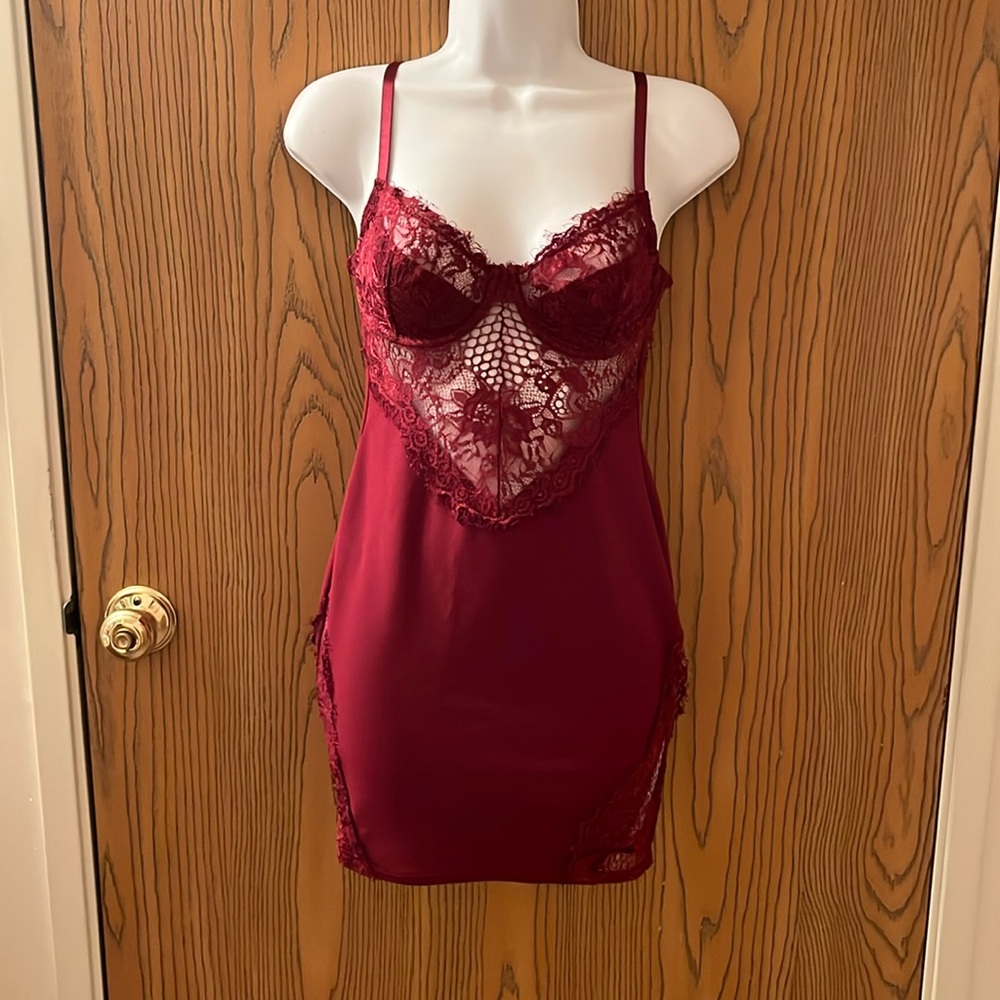 Windsor Red Lace Bodycon Dress